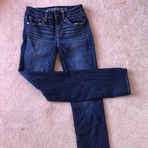 American Eagle Low Rise Dark Wash Straight Jeans